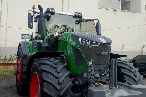 Trator seminovo Carpal
