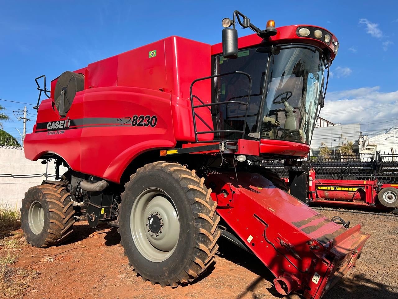 Case IH Axial-Flow 8230