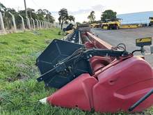 Foto 14 de Colheitadeira Case IH 2799 com Plataforma 35 Pés - Ano 2012