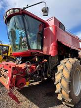 Foto 2 de Colheitadeira Case IH 2799 com Plataforma 35 Pés - Ano 2012