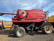 Foto 3 de Colheitadeira Case IH 2799 com Plataforma 35 Pés - Ano 2012