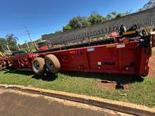 Foto 2 de Colheitadeira Case IH 7130 com Plataforma Draper 35 Pés - Ano 2017