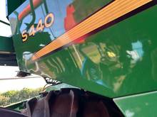 Foto 10 de Colheitadeira John Deere S440 com Plataforma 25 Pés - Ano 2018