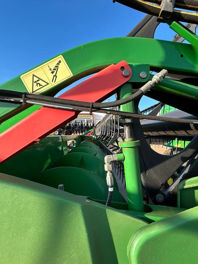 Colheitadeira John Deere S440 com Plataforma 25 Pés - Ano 2018