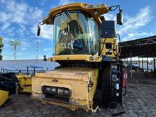 Foto 13 de Colheitadeira New Holland CR 6080 com Plataforma GTS 30 Pés - Ano 2016