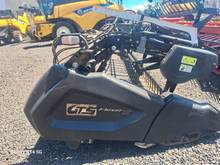 Foto 6 de Colheitadeira New Holland CR 6080 com Plataforma GTS 30 Pés - Ano 2016