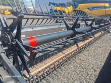 Foto 8 de Colheitadeira New Holland CR 6080 com Plataforma GTS 30 Pés - Ano 2016