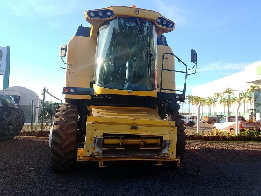 Colheitadeira New Holland TX 5.90 com Plataforma 30 Pés - Ano 2021