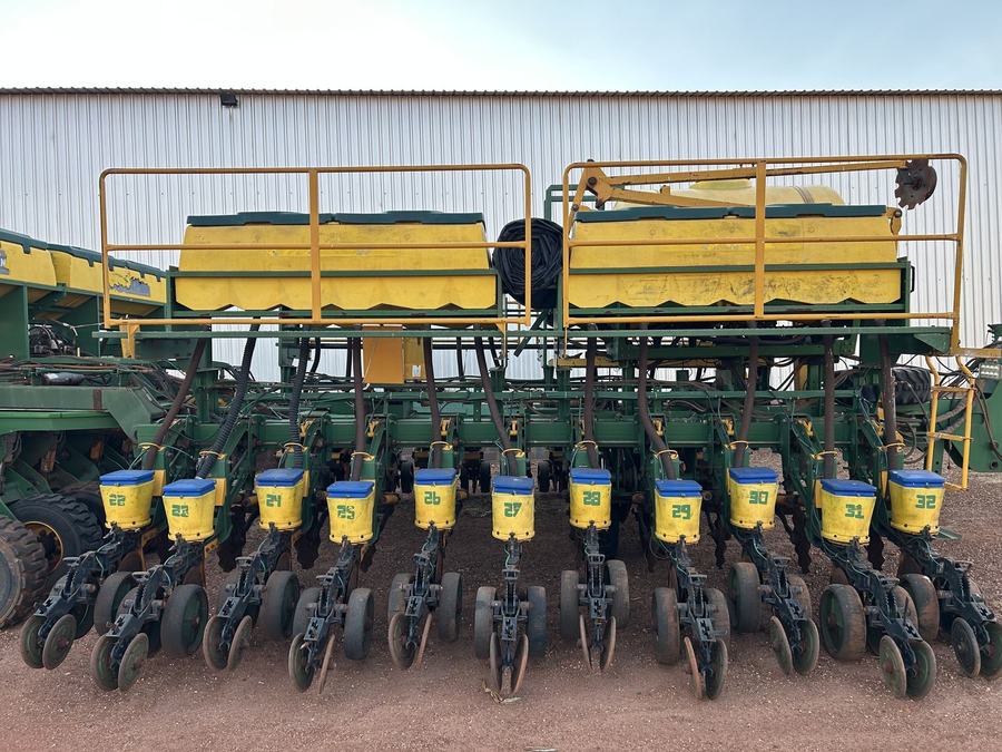 Plantadeira 32 Linhas Tatu - Ano 2013