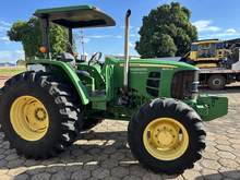 Foto 1 de Trator John Deere 6110D - Ano 2011