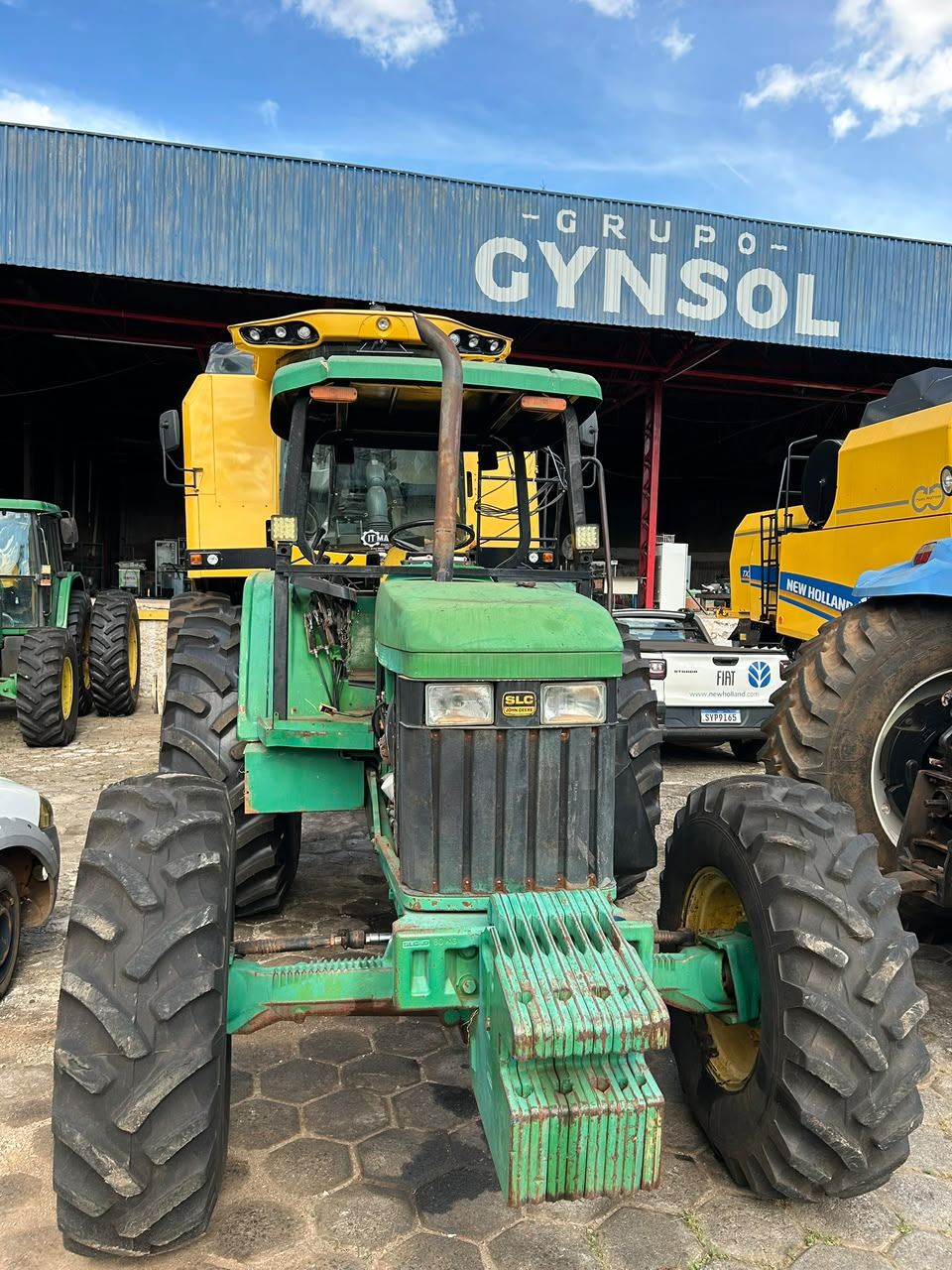 Trator John Deere 6600 - Ano 2003 120 CV