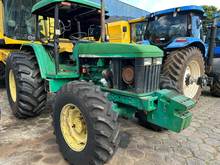 Foto 4 de Trator John Deere 6600 - Ano 2003 120 CV