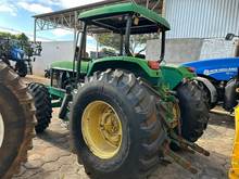 Foto 5 de Trator John Deere 6600 - Ano 2003 120 CV